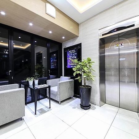 White Hotel Σουγόν Εξωτερικό φωτογραφία