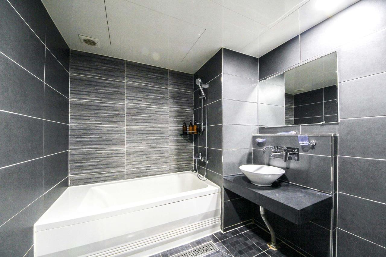 White Hotel Σουγόν Εξωτερικό φωτογραφία