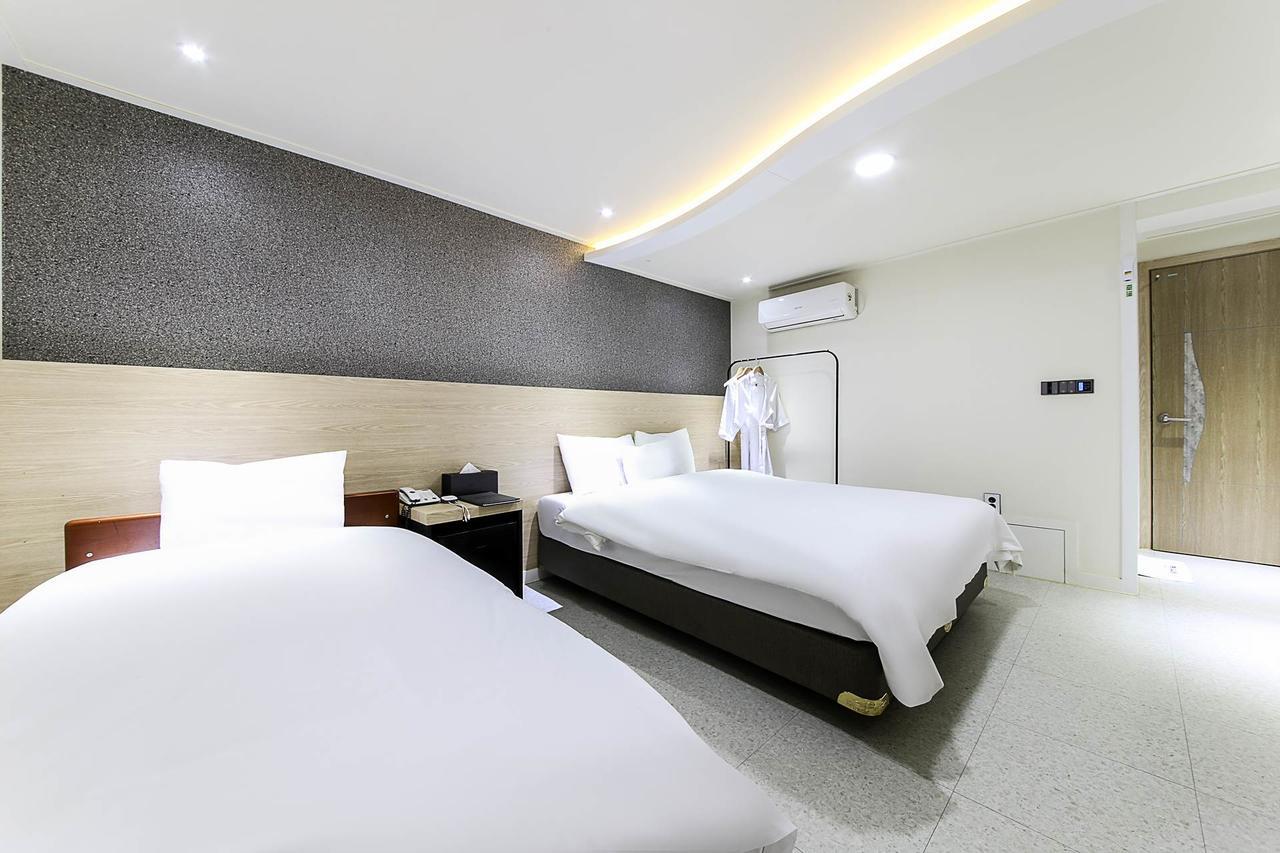 White Hotel Σουγόν Εξωτερικό φωτογραφία