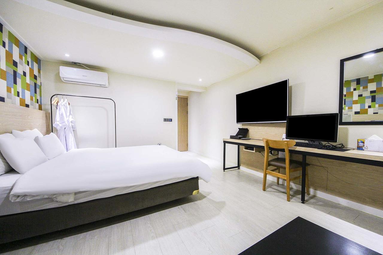 White Hotel Σουγόν Εξωτερικό φωτογραφία