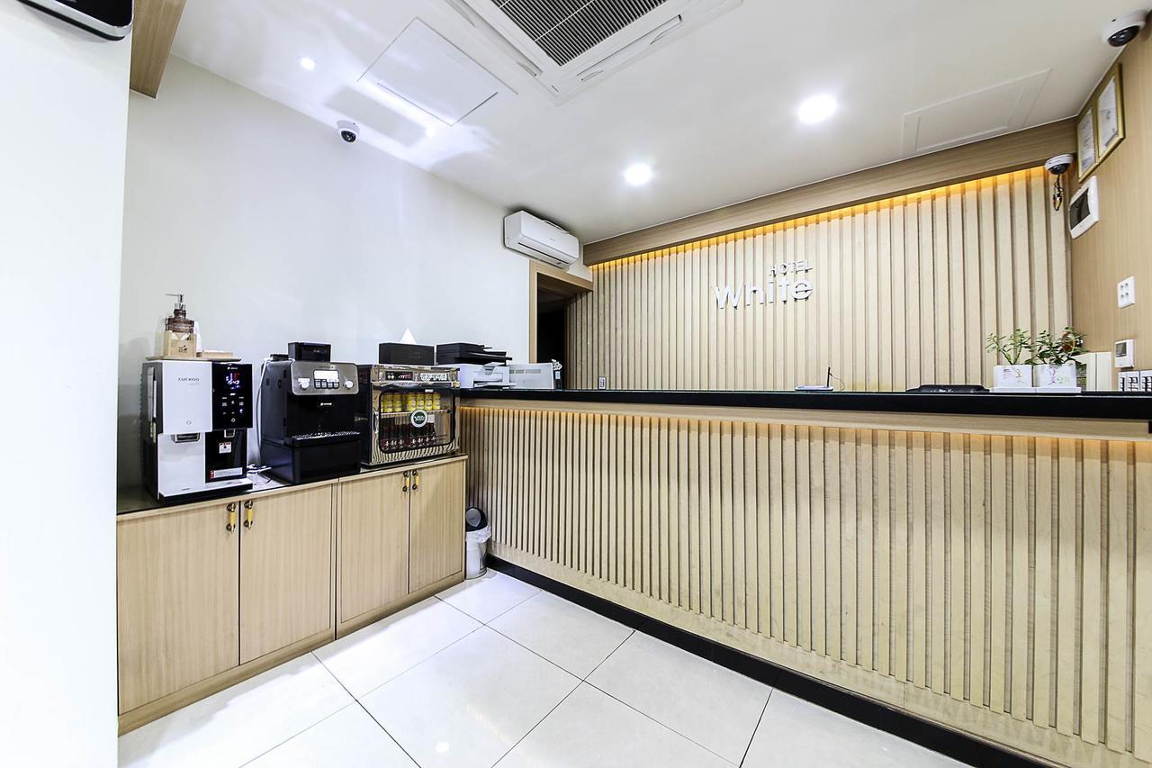 White Hotel Σουγόν Εξωτερικό φωτογραφία