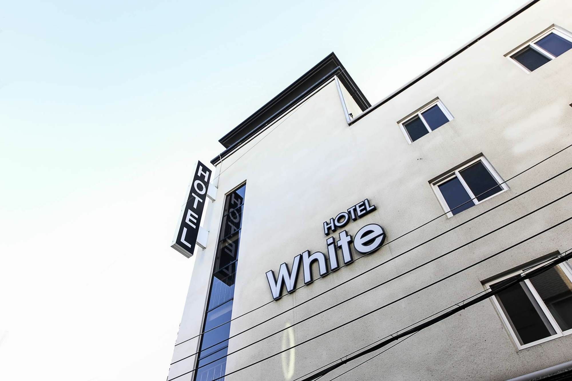White Hotel Σουγόν Εξωτερικό φωτογραφία