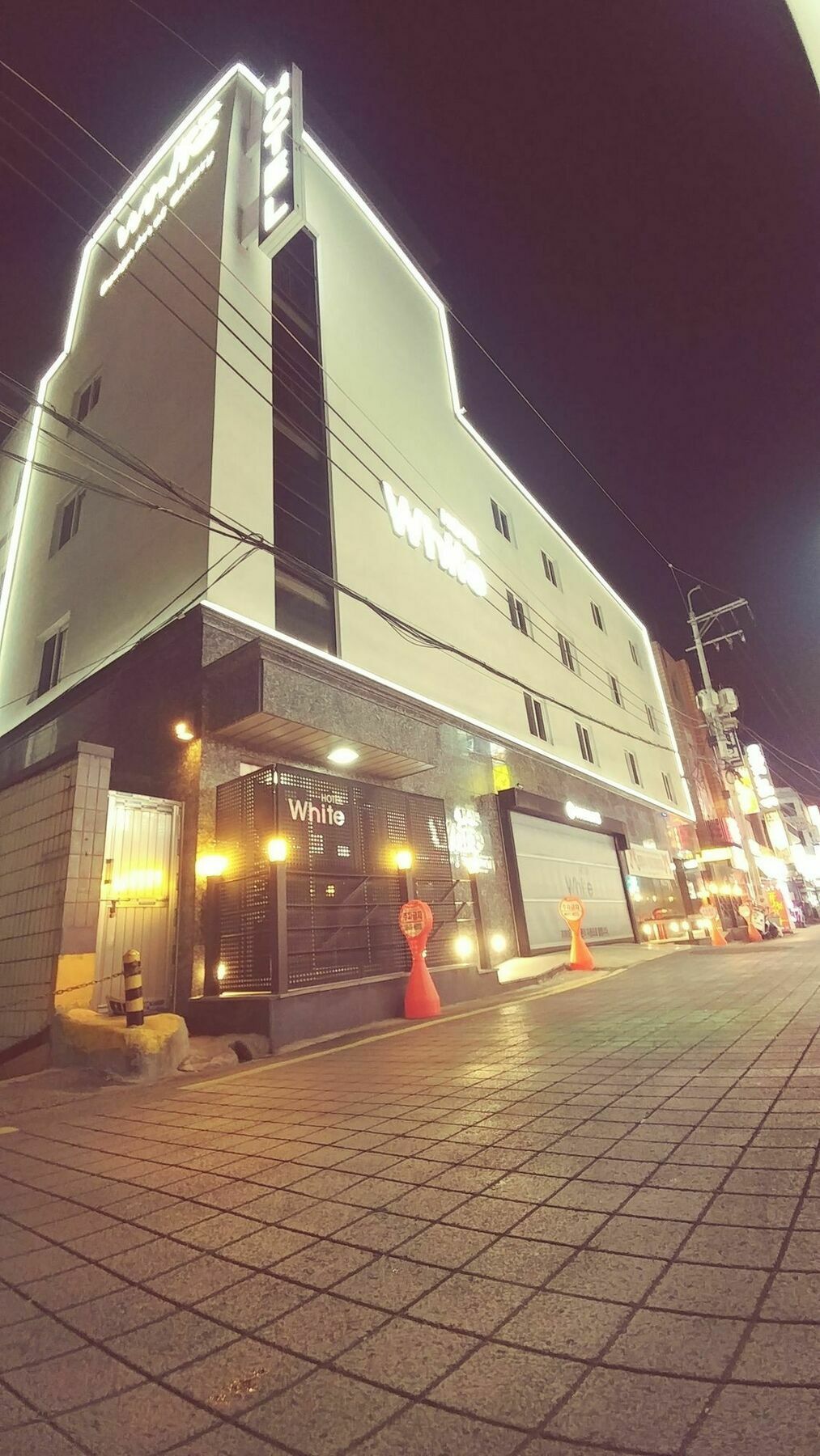 White Hotel Σουγόν Εξωτερικό φωτογραφία